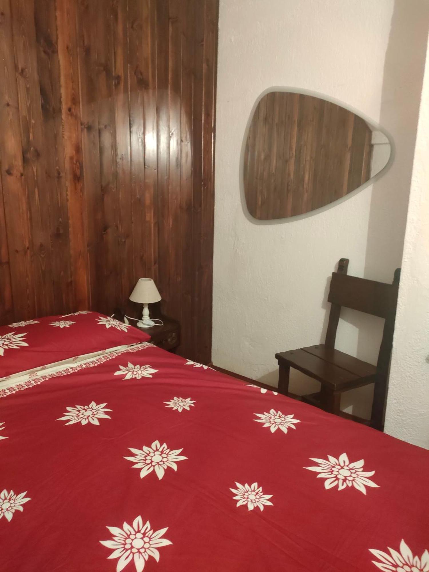 Petit Maison - ヴァルトゥルナンシュ エクステリア 写真